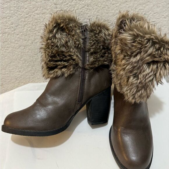 Sugar Pursuit Brown Boots with Faux Fur Collar - Picture 9 of 16